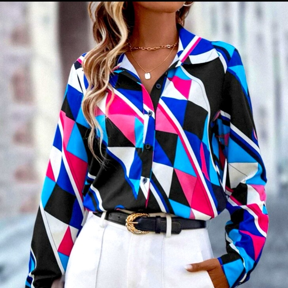 NWT, Lavishly Paris Gorgeous Multicolored Artdeco Paris Blouse.